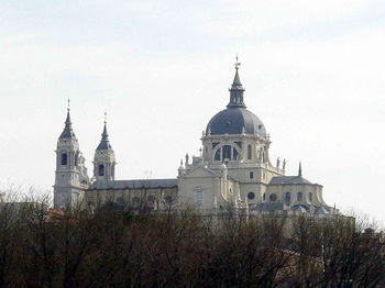 800px-Madrid_GDFL040412_003傾儖儉僨僫戝惞摪.jpg